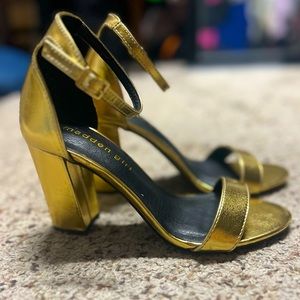 New Madden Girl Women’s Gold Beella Chunky Heel size 6